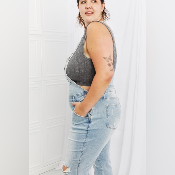 NEW JUDY BLUE Plus Size Melina Light Wash Distressed Straight Leg Overalls - Picture 2 of 4